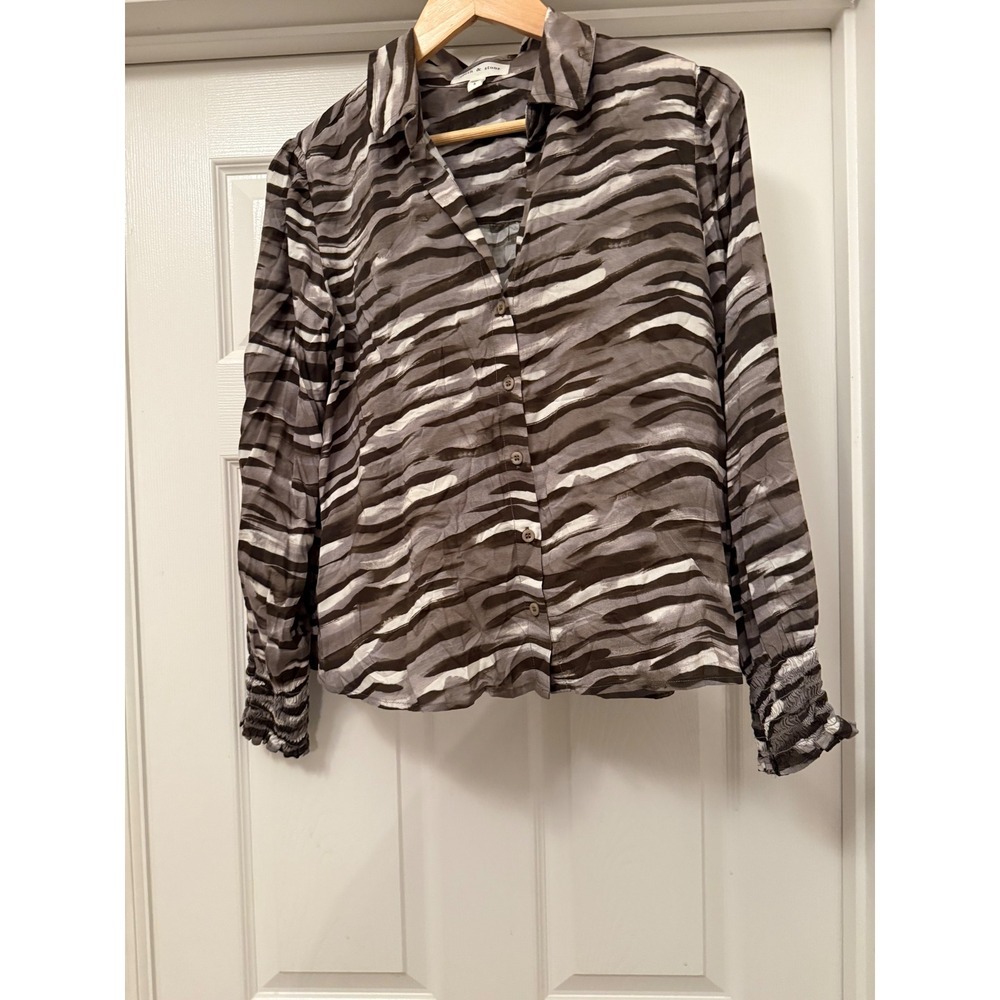 Cloth & Stone Blouse Women Small Grey Zebra Print Smocked Cuff Button Up